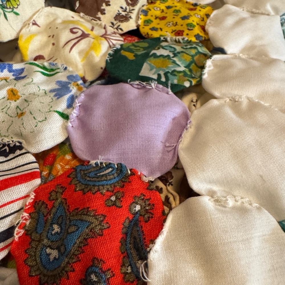 Vintage yo-yo quilt - Picture 12 of 12